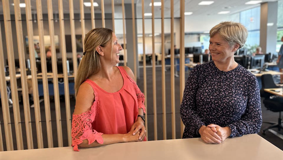 6282 Holbæk · Nyhedsrummet · Charlotte Og Gitte